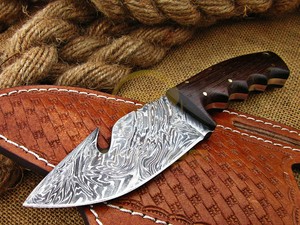 Couteau de chasse artisanal sur mesure, lame en acier Damas de haute qualité, manche en bois naturel, couteau de survie pour le camping - Product Image 2