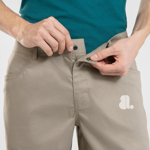 Shorts Bermuda Oxford Solides pour Hommes, Taille Mi-Haute, Fermeture Boutonnée, Logo Avant Décontracté, avec Poches, Couleur Beige, Tissu Tissé, Séchage Rapide - Product Image 2