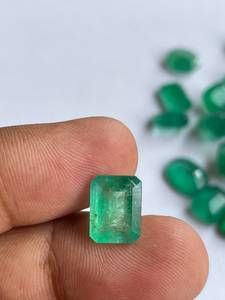 Paquete de Gemas de Esmeralda Natural, Piedras Sueltas Facetadas de Berilo Verde Surtidas para Diseñadores de Joyas - Product Image 1