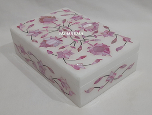 Caja de Joyería Rectangular de Mármol Blanco Natural con Incrustaciones de Nácar, Diseño Único Hecho a Mano, Utilizada para Empacar Collares de Oro - Product Image 4