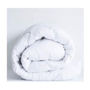 Edredón Ligero de Invierno Transpirable con Bordado de Lujo para Hotel, 100% Algodón, Resistente a las Manchas y al Agua - Product Image 1