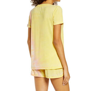 Conjunto de camiseta y pantalones cortos tie-dye para mujer, corte relajado con cuello redondo, ropa informal para exteriores, material de alta calidad con diseño de logotipo personalizado. - Product Image 5