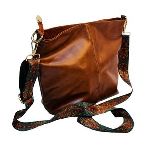 Premium Ladies Leather Shoulder & Crossbody Handbag – Classic Design - Product Image 3