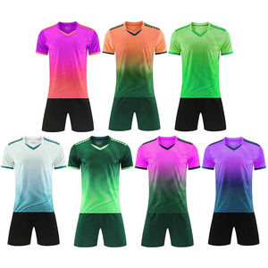 Tenue de football personnalisée de haute qualité, vêtements de sport professionnels, uniforme de football à vendre, service OEM, design personnalisé, entraînement. - Product Image 6