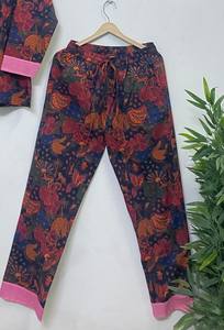 Conjunto de Ropa de Casa de Algodón con Estampado de Frutas |   Conjunto de Pijamas a Juego para Mujer |   Pijamas Tropicales Divertidos con Ribete Rosa |   Ropa cómoda para estar en el <span class=keywords><strong>resort</strong></span>. - Product Image 5