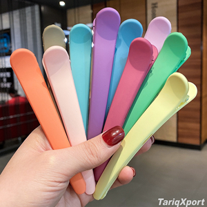 Oferta Especial TARIQXPORT TX-A-107 Pinzas para el Cabello de Plástico Negro con un Solo Logotipo y Opciones Multicolores para Salón de Belleza - Product Image 3