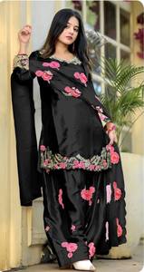 Conjunto de Salwar Kameez de Satén Japonés Negro con Bordado Floral y Lentejuelas para Mujer - Traje Tradicional para Bodas y Fiestas, Talla XL Disponible - Product Image 2