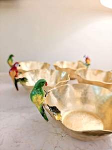 Bandeja de Servir de Latón Sólido Martillado a Mano con Grabado Decorativo para Uso en el Hogar, Hoteles y Bodas - Product Image 5