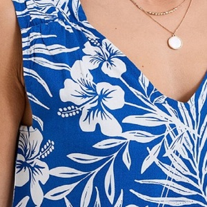 Blusa Azul Eléctrico con Cuello en V y Tirantes Anchos para Mujer, Top Elegante sin Mangas para Oficina y Uso Diario - Product Image 6