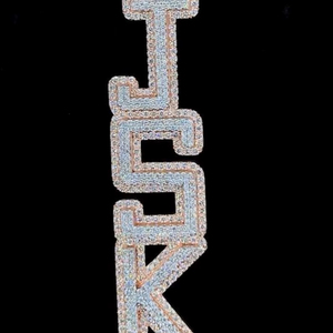Colgante de Letra Inicial Personalizado con Diamantes VVS1 en Oro Rosa, Estilo Hip Hop, Unisex, Regalo para Él, Diamantes Jay Balaji en Línea para Mujer - Product Image 1