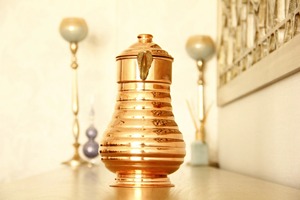 Carafe à eau en cuivre à finition brillante, couleur unie, finition lisse, article de gros personnalisé en usine - Product Image 6