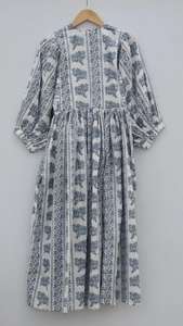 Vestido midi de gasa de algodón con estampado artesanal |   Estilo Boho con Cuello Profundo - Product Image 5