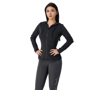Ensemble de vêtements de sport respirant en spandex et polyester sans couture : veste de yoga à capuche noire avec fermeture éclair intégrale et leggings taille haute avec trous pour les pouces - Product Image 1