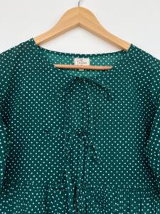 เสื้อผู้หญิงสีเขียวลายจุดผ้าฝ้ายแขนพองผูกเอวทรงเปปลัมสไตล์ลำลองฤดูร้อนแฟชั่นโบโฮ - Product Image 2