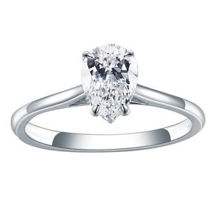 Bague de fiançailles en or massif avec diamant moissanite taille ovale au design unique et tendance, idéale pour les anniversaires et les fêtes, disponible à prix export. - Product Image 4