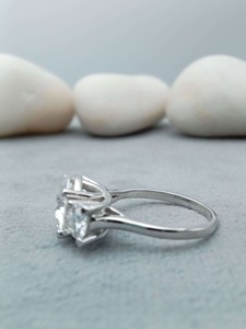 Bague de mariage solitaire de luxe en or blanc 14 carats avec diamant de laboratoire VVS 1 carat, couleur D, taille brillant, certifiée IGI, pour elle - Product Image 5