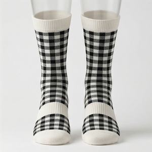 ถุงเท้าปั่นจักรยานกลางแจ้งแบบกลางน่อง พิมพ์ลาย ถุงเท้ากีฬา สีตามสั่ง ระบายอากาศได้ดี สำหรับออกกำลังกาย ฟิตเนส และการฝึกซ้อม - Product Image 1