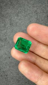 Émeraude naturelle zambienne de 12,48 carats, forme octogonale, grande pierre précieuse verte intense, pour bijoux fins sur mesure de luxe - Product Image 3