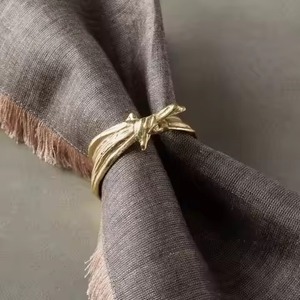 ชุดแหวนรองผ้าเช็ดปากโลหะพรีเมียม อุปกรณ์ตกแต่งโต๊ะอาหารสุดหรูสำหรับโรงแรม - Product Image 2