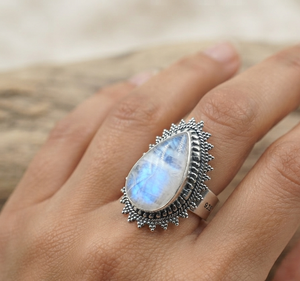 Anillo de Plata de Ley 925 con Piedra Lunar Arcoíris Natural en Forma de Pera, Estilo Vintage Boho, Chapado en Oro Rosa y Oro Amarillo - Product Image 2
