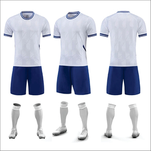 Nouvel uniforme de football, maillot de football court, 100% polyester, respirant, séchage rapide, uniformes de football personnalisables en gros - Product Image 3