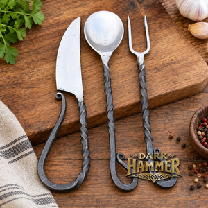 Juego de cubiertos forjados a mano, cuchillo, tenedor y cuchara con mangos retorcidos, estilo rústico medieval, vajilla metálica, utensilios de comedor hechos a mano - Product Image 3