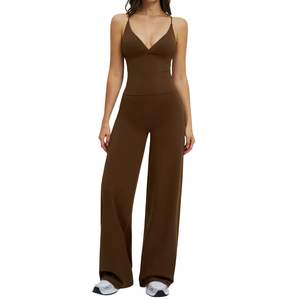 Ensemble d'entraînement 2 pièces personnalisé pour femmes, vente en gros : Legging de yoga taille haute effet push-up et débardeur de sport dos nageur assorti - Product Image 1