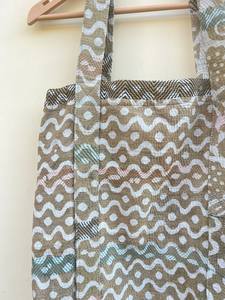 Sac fourre-tout matelassé patchwork en gros – Grand sac à main en coton à bandoulière pour femme - Product Image 4