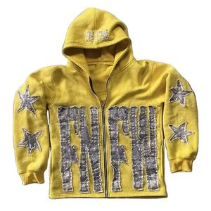 Sudaderas con capucha de gran tamaño rojas para hombre con parches de socorro. - Product Image 2