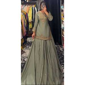 Conjunto de traje de fiesta para mujer con bordado de múltiples agujas - Product Image 2