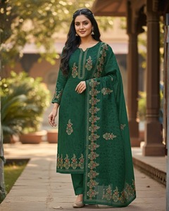 Conjunto de Salwar Kameez Bordado Vintage para Mujer, Verde, Estilo Étnico Indio/Pakistaní, de Secado Rápido, con Materiales Reciclados, para Eventos - Product Image 4