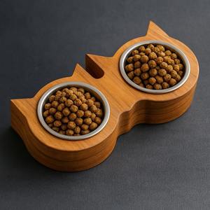 Comedero Doble Antideslizante para Perros, Ecológico, de Madera de Mango, Elevado, con Acero Inoxidable - Product Image 1