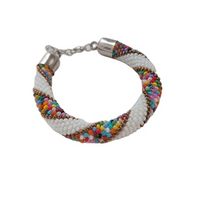 Bracelets de broderie de perles multicolores de luxe fabriqués à la main Designs à la mode avec un style classique Restez à la mode avec les dernières tendances - Product Image 5