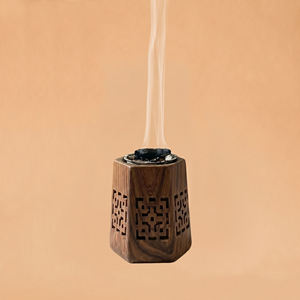 Boîte brûle-parfum en bois avec logo personnalisé, finition rustique, pour cadeau de Ramadan et de l'Aïd, décoration du Moyen-Orient, brûle-oud, parfum d'intérieur - Product Image 3