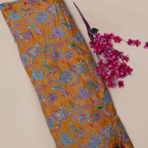ผ้าเครปสีเหลืองมัสตาร์ดลายดอกไม้ปักเลื่อมแบบธรรมชาติ น้ำหนักปานกลาง สำหรับนักออกแบบสินค้าหรูหรา - Product Image 5