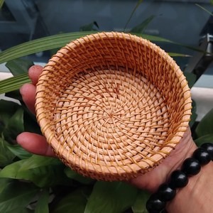 Panier rond en bambou tressé avec couvercle, style chinois traditionnel, plat de service, couleur unie, design artisanal - Product Image 3