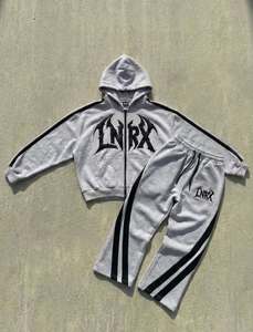 Conjunto de Sudadera con Capucha y Cremallera Completa de Estilo Urbano, Personalizado y de Talla Grande, con Diseño Gráfico Atrevido y Detalle de Panel Lateral en Contraste, Ajuste Relajado - Product Image 3