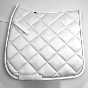 BRAND ZONE Tapis de selle carré en daim à contact étroit, durable, confortable, personnalisable, avec doublure en maille polyvalente - Product Image 1
