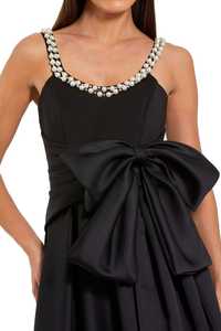 Robe de soirée élégante sans manches en satin, coupe fourreau trapèze longue, avec encolure perlée et détail nœud à fente avant, antistatique - Product Image 4