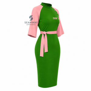 Alfa |   Kapa |   Vestido Midi Ajustado Alpha para Mujer, Verde y Rosa, con Bloques de Color en Contraste, Manga Capa, Detalle de Botones y Lazo en la Cintura - Product Image 3