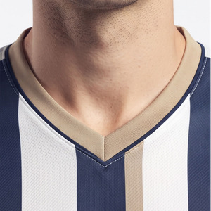 Maillot de football d'entraînement pour hommes à col en V, manches courtes, streetwear, maillot de football personnalisé avec broderie - Product Image 4