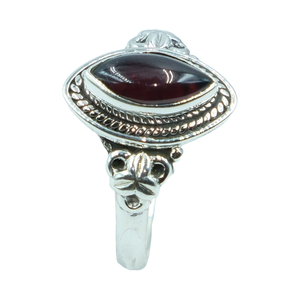 Bague en grenat rouge de qualité supérieure, argent sterling 925, bague statement, design artisanal, bague en pierre précieuse, bijoux en grenat, cadeau de Noël - Product Image 1