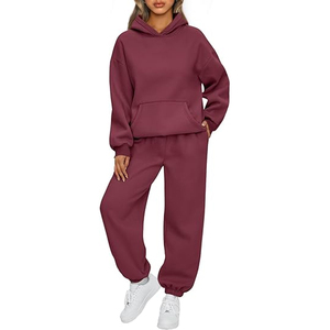 Ensemble sweat à capuche et jogging pour femme avec logo personnalisé, en molleton épais, tenue décontractée et confortable, style streetwear tendance - Product Image 1