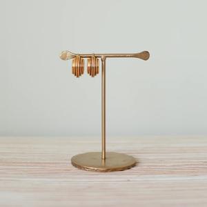 Elegante soporte de exhibición para pendientes con diseño de barra en T, soporte compacto que ahorra espacio, organizador estable de fácil acceso para joyería de uso diario - Product Image 1