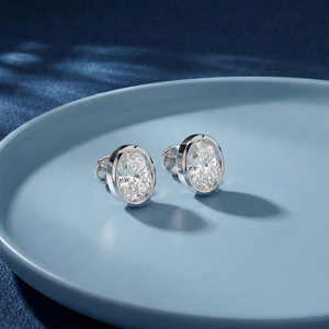 Pendientes de Diamantes de Laboratorio Ovalados Clásicos de 1.00Ct, Oro de 10K y 14K, Diseño Ligero y Único, Inventario de Boutique - Product Image 1