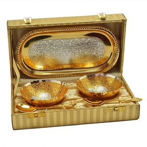 Service de table Arya Digital en argent allemand 5 pièces (fourchettes/couteaux/baguettes) avec plateau – Vaisselle de mariage moderne gravée avec incrustations dorées 100 ml - Product Image 1