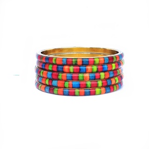 Conjunto de Brazaletes Étnicos de Coral Rojo para Mujer, Chapados en Oro, Joyería Tradicional India - Product Image 2