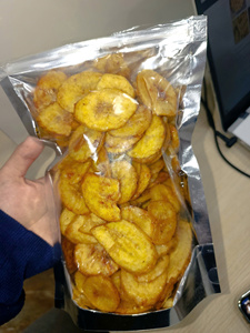 Chips de plátano crujientes recubiertos de miel de Vietnam, hechos con plátanos frescos para venta al por menor, catering y suministro a granel. - Product Image 6