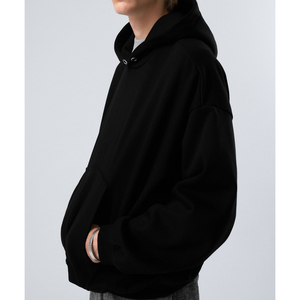 Sudadera con Capucha Negra para Hombre, Corte Holgado, Estilo Casual de Otoño, con Bolsillo Delantero y Manga Regular - Product Image 2