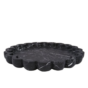 Plateau de service en forme de fleur en marbre noir Plateau décoratif pour la maison et la cuisine Design moderne élégant - Product Image 1